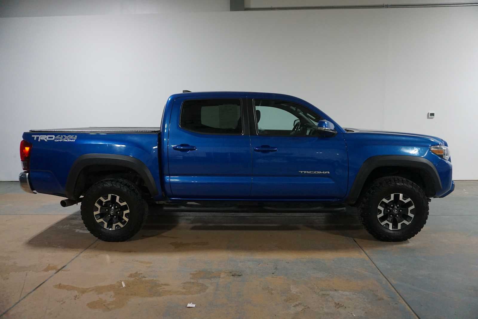 2016 Toyota Tacoma SR