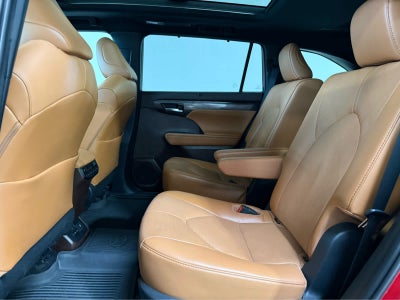 2022 Toyota Highlander Platinum