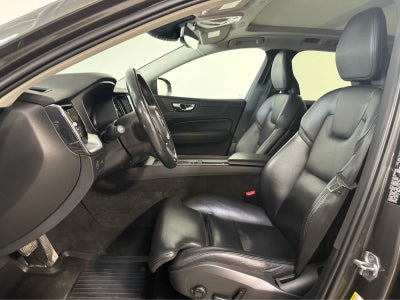 2019 Volvo XC60 Momentum