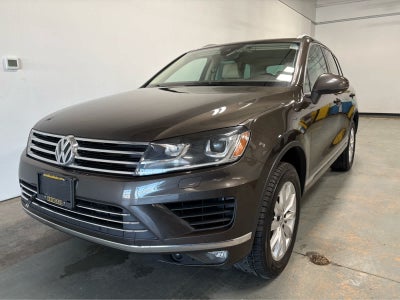 2017 Volkswagen Touareg Sport w/Technology