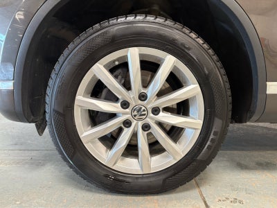 2017 Volkswagen Touareg Sport w/Technology