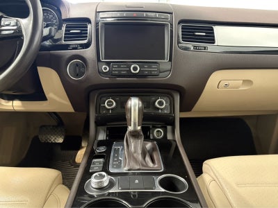 2017 Volkswagen Touareg Sport w/Technology