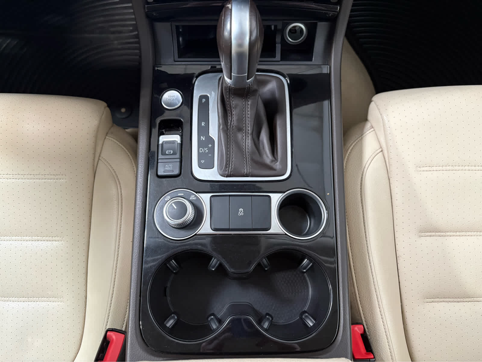 2017 Volkswagen Touareg Sport w/Technology