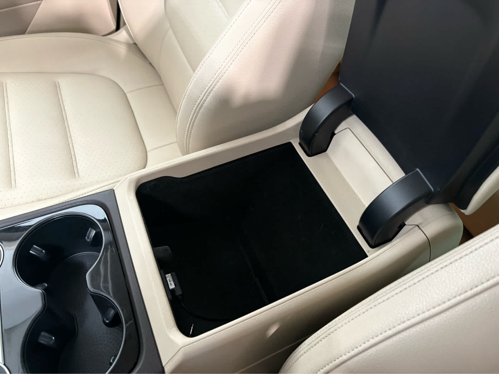 2017 Volkswagen Touareg Sport w/Technology