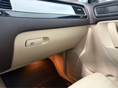 2017 Volkswagen Touareg Sport w/Technology