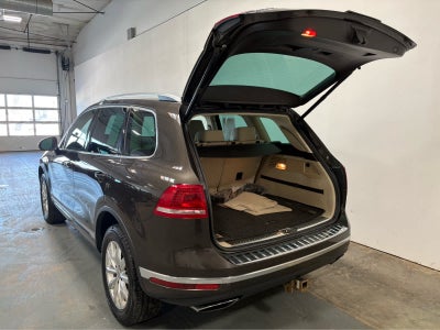 2017 Volkswagen Touareg Sport w/Technology